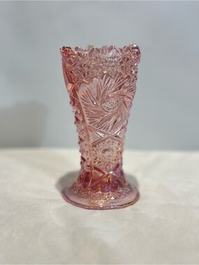 VTG, LE Smith, Aztec Heritage Pink Carnival Glass “Whirling Star Vase” 6”.